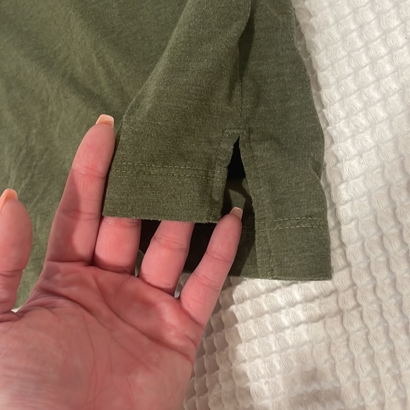 North Face Tee - Picture 4 of 4